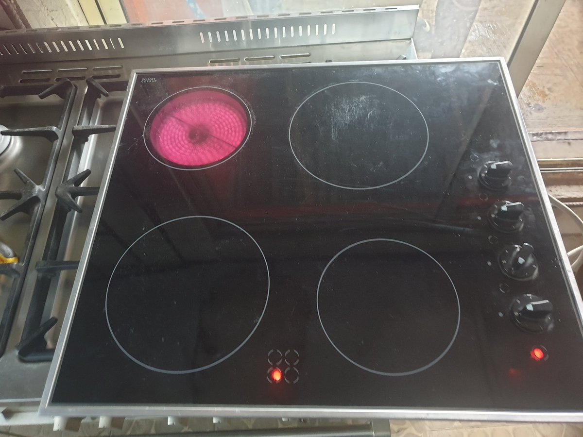 ebubeobinna's tweet photo. 4 burners table electric cooker 
Made in Germany 
100k
08170573735 0r 0803 719 9452 surulere lagos for further inquiries https://t.co/lIGz1AXrXx