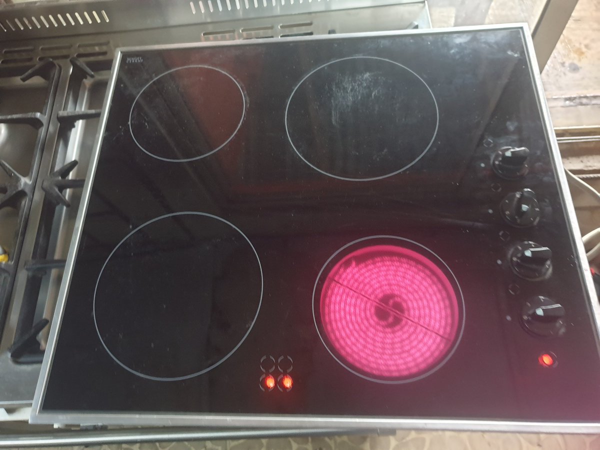 ebubeobinna's tweet photo. 4 burners table electric cooker 
Made in Germany 
100k
08170573735 0r 0803 719 9452 surulere lagos for further inquiries https://t.co/lIGz1AXrXx