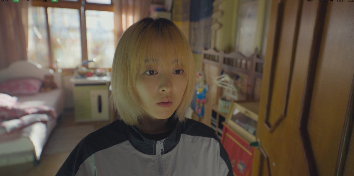 xxxtaerixxx's tweet photo. #OurUnwrittenSeoul
#OurUnwrittenSeoulEp12

"When a door closes, a window opens. Don't focus on the closed door, but look for the window."

— Francoise

Just like Miji whose life revolves around running and it suddenly shambles. There are multiple opportunities for you. You just need the courage, will and determination to start over again.