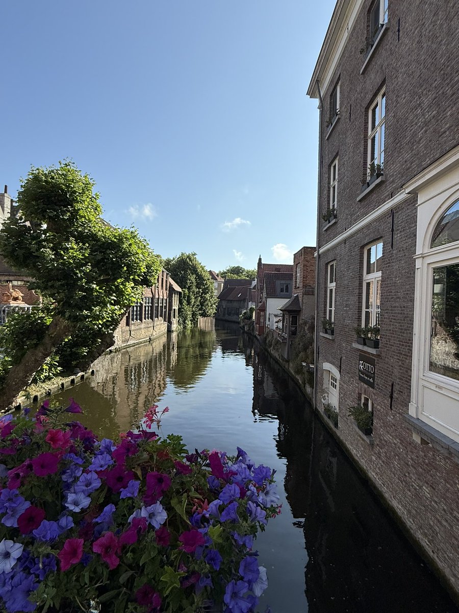 Bedes_Music's tweet photo. Bruges Day 1: @bedesnews Musicians on Tour! https://t.co/63QOwfqubY