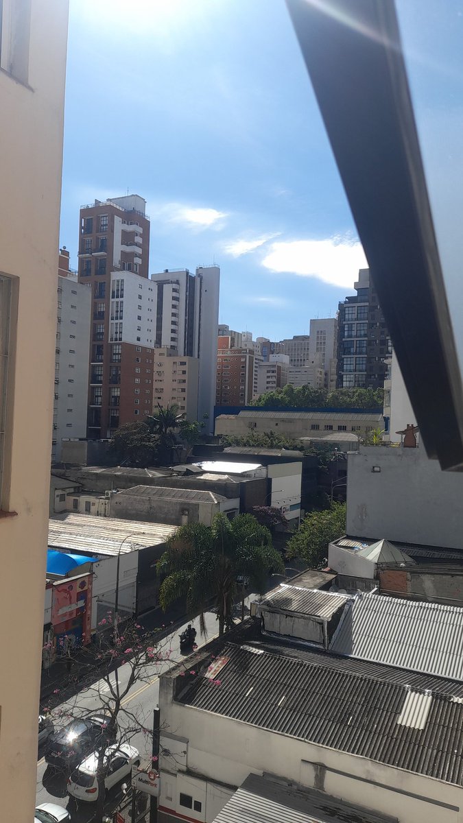 Bom dia gado

Pronto, já estou na Paulista,  e agora? O que eu faço?
Rezo pra pneus ou chamo os ets?