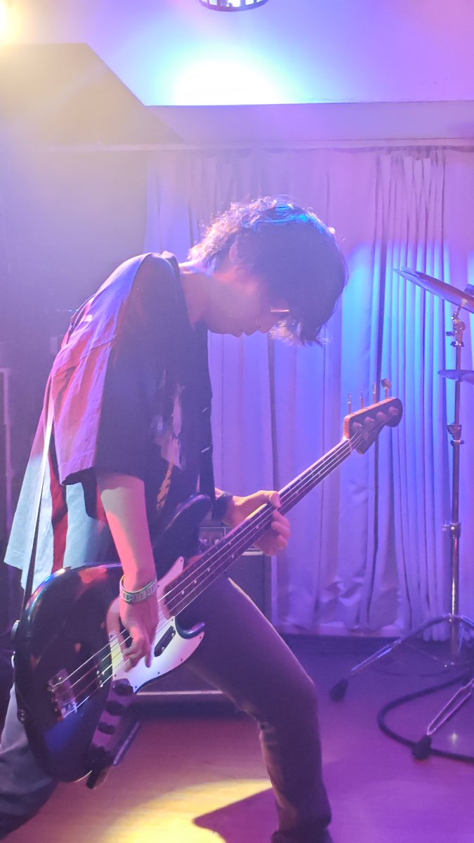 tokage_aonisi's tweet image. ワタクソのみねさんの追悼イベント
直接の面識は2回かな、、
俺の兄貴たちの親友なんだ
ドラム叩いてた姿を思い出します
福岡から来て1曲だけ歌った娘さん、しっかり育ててこられたんだなと

そしてこの13年の間に出会った仲間たち
久しぶりに会わせてくれたんだね
みんな生きてまた会おうぜ！