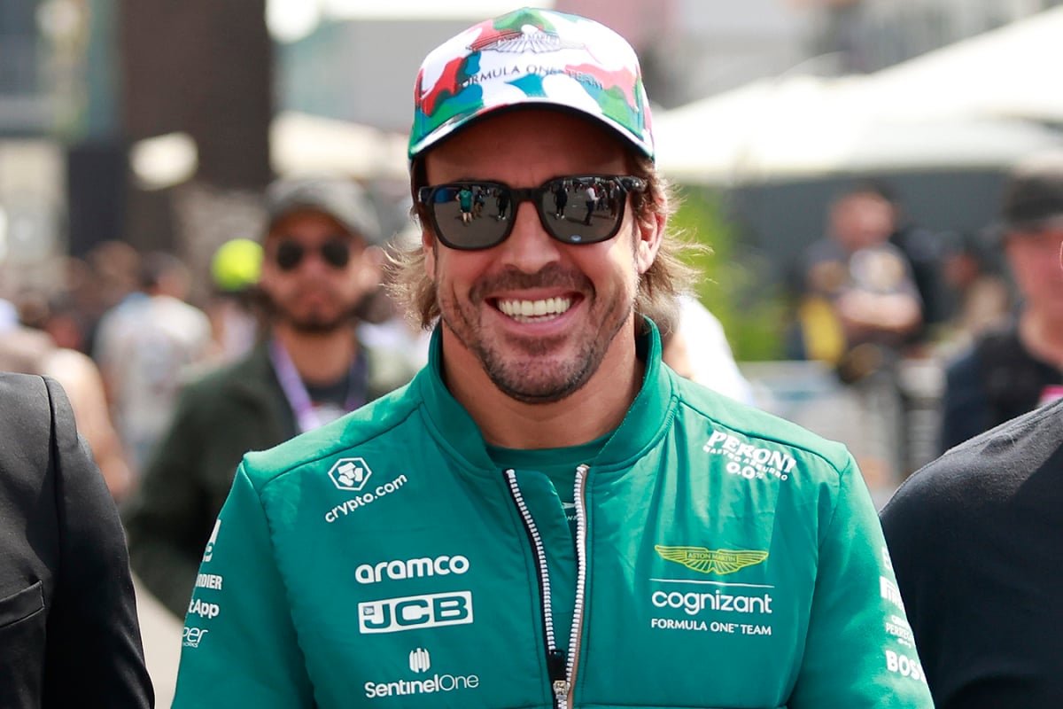 ElReyGuiri's tweet photo. Alonso: "No quería pasar a Liam en ningún momento"

"Fue como una contrarreloz en bicicleta" https://t.co/mnf5lZGc7c
