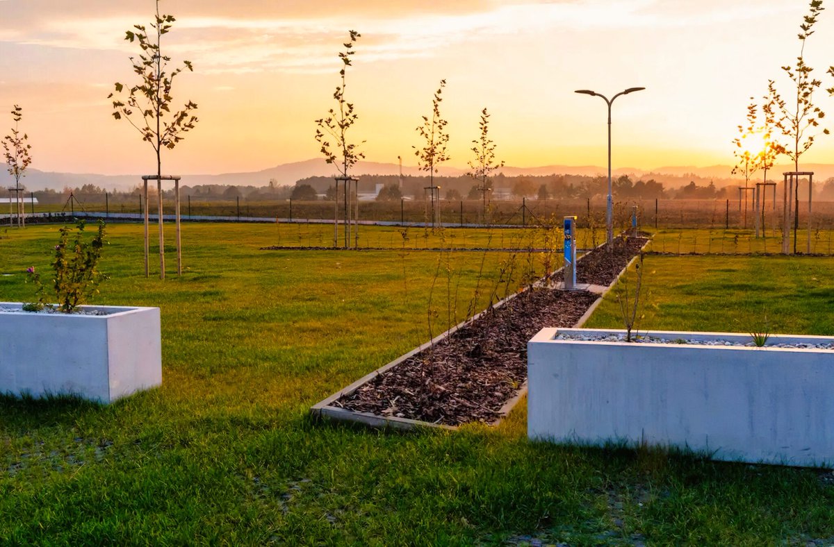 Experience a unique stay at Caravan Park Hangar in CZ! 🛩️ Camp under historic planes, steps from an aviation museum. Ideal for adventure seekers, families, and extraordinary campers. Enjoy spacious pitches, clean facilities, and nearby dining.
📍Book now: camperguru.com/spot/caravan-p…