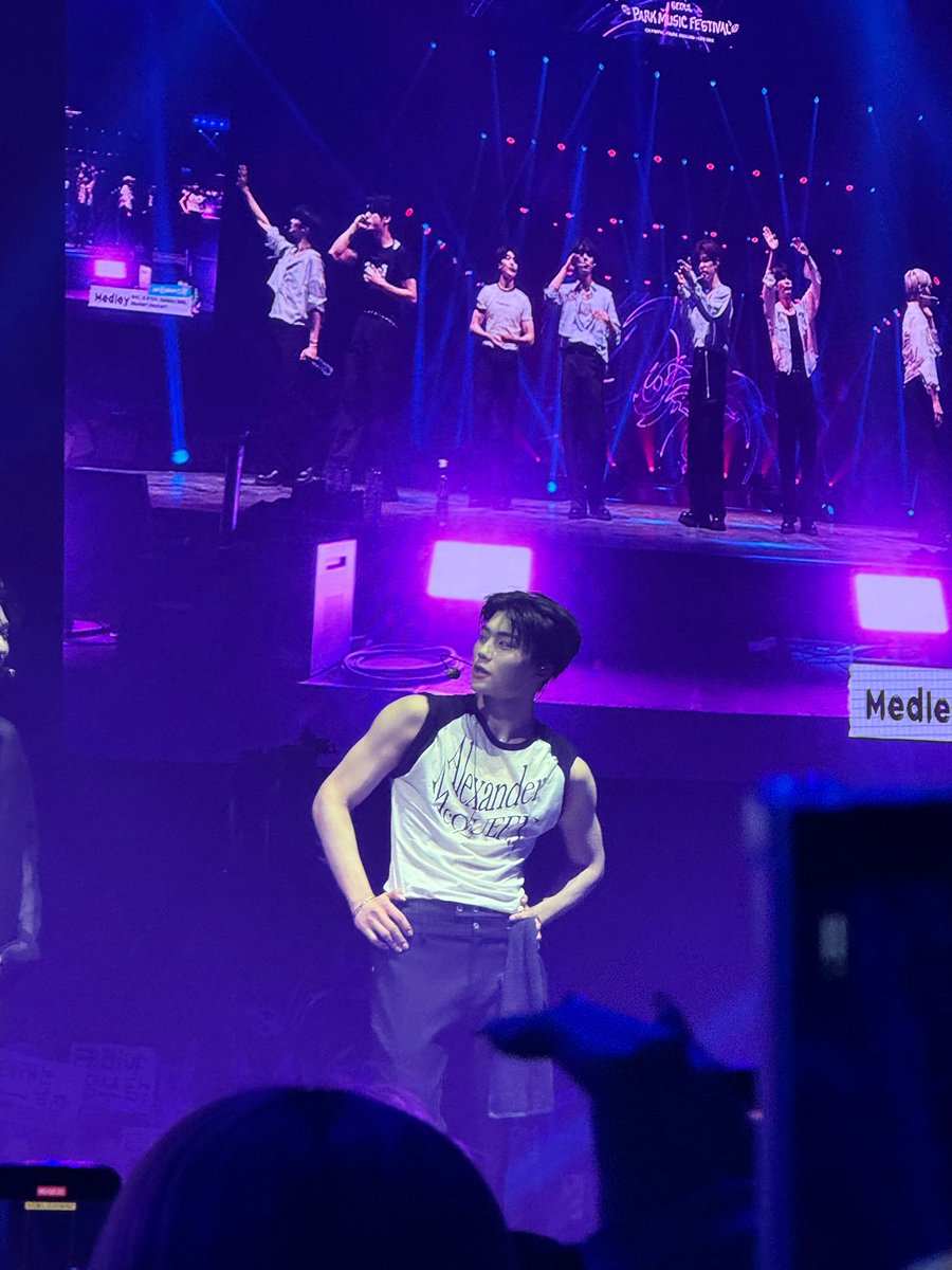 엉아가찍은건욱이..💙💙