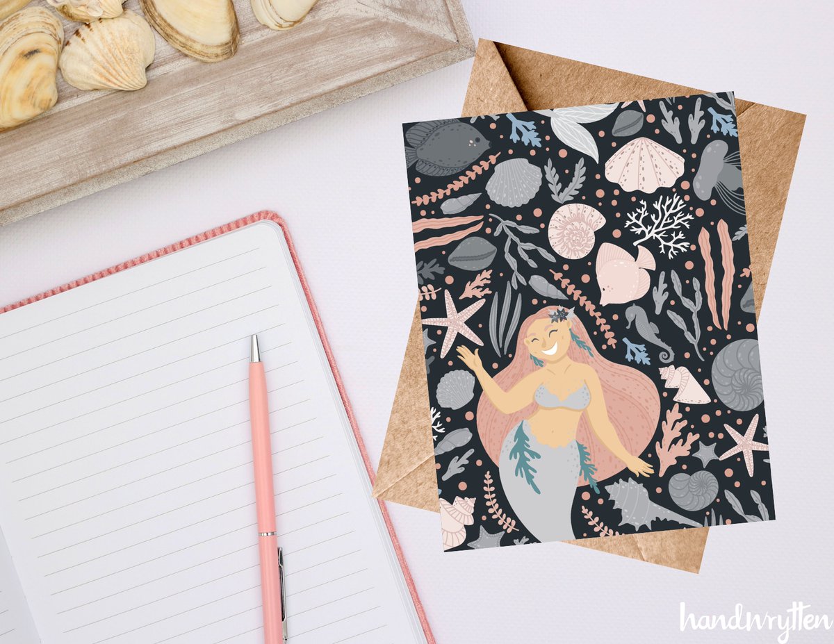 Handwrytten's tweet image. Send a Splash of Summer Magic! 🐚🧜‍♀️From seashells to mermaids, our beach-themed cards are perfect for spreading those summer vibes! 

#Handwrytten #HandwrittenMail #DirectMailMarketing #CustomerEngagement #PersonalizedMarketing #B2B #MermaidMagic #SeashellVibes #SummerCards