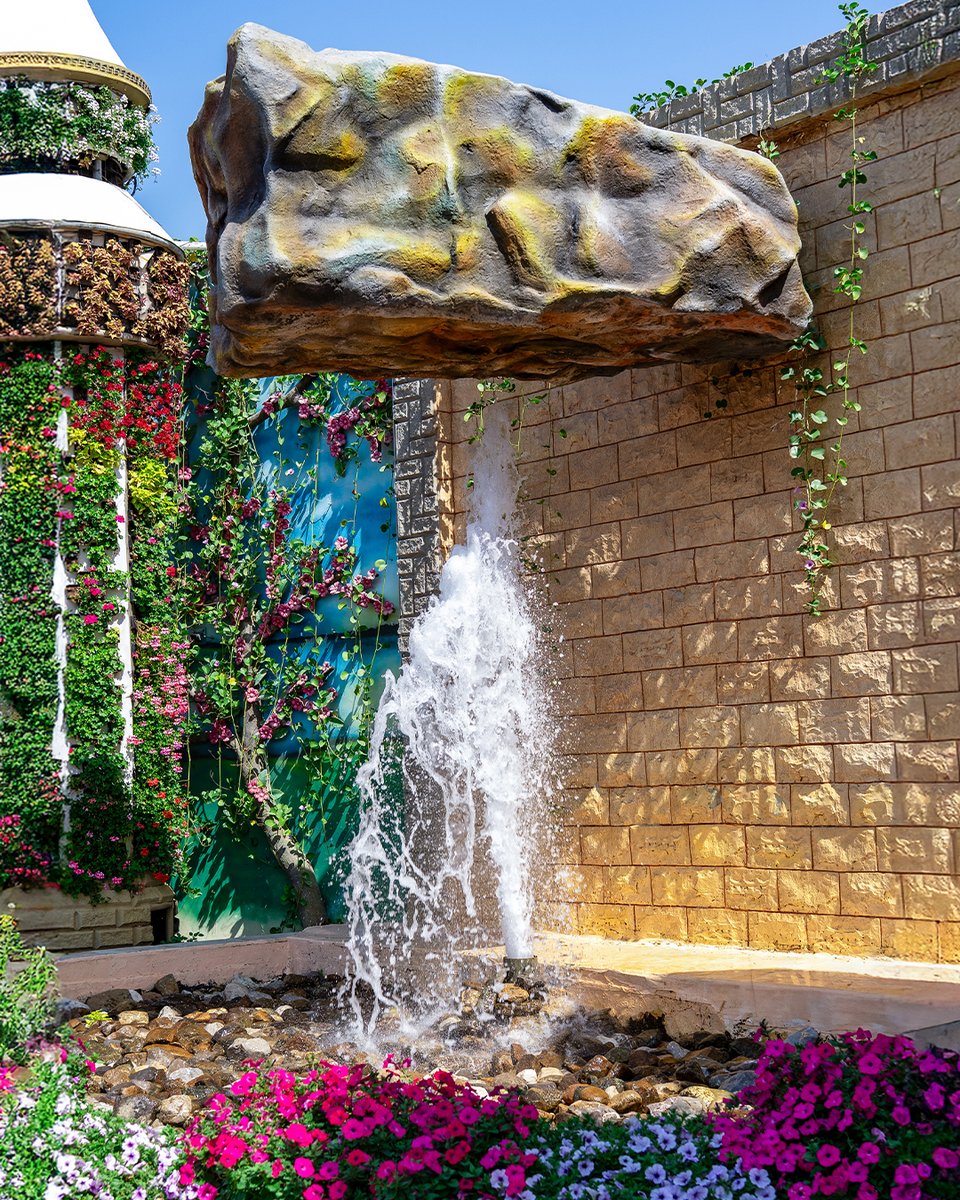 Dubai Miracle Garden tweet media