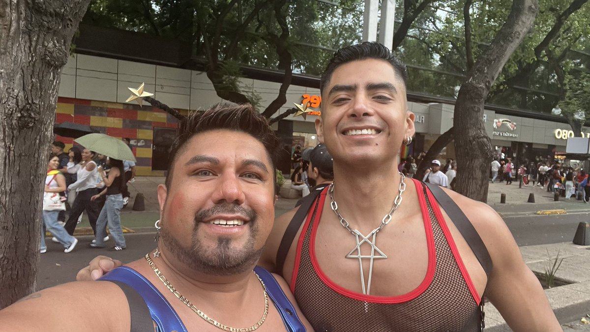 Machape Franky (@fracty34) on Twitter photo Con unos contratiempos pero ahí anduvimos hasta pudimos tomarnos foto con la belleza de <a href="/m3xicanrepublic/">Mexican Republic</a> 😍 Con unos contratiempos pero ahí anduvimos hasta pudimos tomarnos foto con la belleza de <a href="/m3xicanrepublic/">Mexican Republic</a> 😍