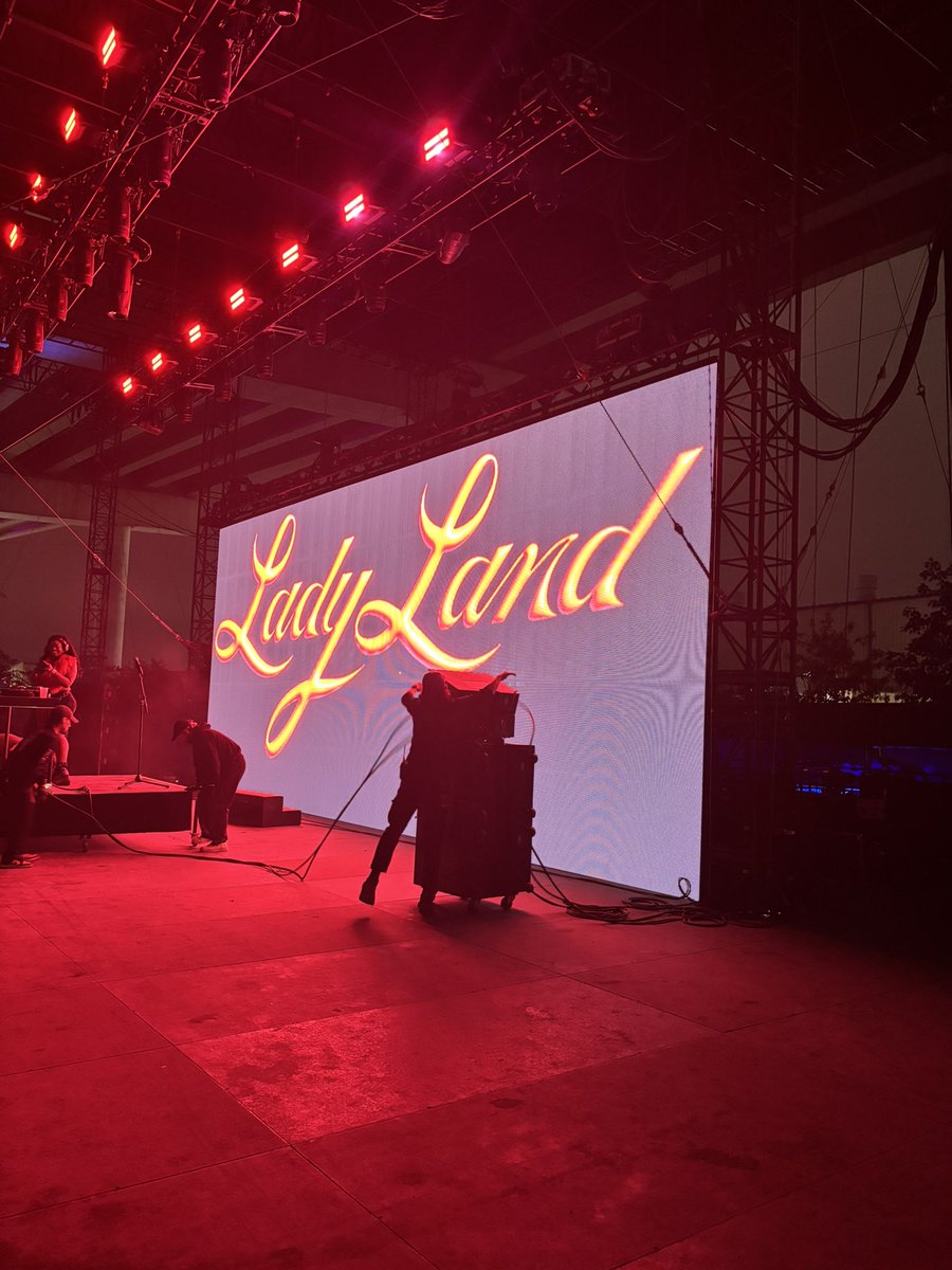Thank you <a href="/LadyLandFest/">LadyLand</a> 🩷
It was a truly special night.
Love you all🩷🩷