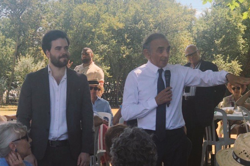 Thomas Culerrier (@thomasculerrier) on Twitter photo Beaucoup de monde pour la venue de notre Président, <a href="/ZemmourEric/">Eric Zemmour</a>, dans la Fédération <a href="/Reconquete_off/">RECONQUÊTE !</a> du Cher.
Merci à <a href="/JaulinLa/">Ludovic Jaulin reconquête 18</a> et <a href="/EricLaqua/">Eric LAQUA ⚜️⚜️⚜️🎗️</a> pour l'organisation.
Et merci à nos cadres de Centre-Val de Loire pour ce bel événement <a href="/LamarqueIsabel2/">Lamarque Isabelle - DD Reconquête! 45</a> <a href="/sandrine_felder/">Sandrine Felder</a> <a href="/37Reconquete/">Reconquête Indre-et-Loire</a> Beaucoup de monde pour la venue de notre Président, <a href="/ZemmourEric/">Eric Zemmour</a>, dans la Fédération <a href="/Reconquete_off/">RECONQUÊTE !</a> du Cher.
Merci à <a href="/JaulinLa/">Ludovic Jaulin reconquête 18</a> et <a href="/EricLaqua/">Eric LAQUA ⚜️⚜️⚜️🎗️</a> pour l'organisation.
Et merci à nos cadres de Centre-Val de Loire pour ce bel événement <a href="/LamarqueIsabel2/">Lamarque Isabelle - DD Reconquête! 45</a> <a href="/sandrine_felder/">Sandrine Felder</a> <a href="/37Reconquete/">Reconquête Indre-et-Loire</a>