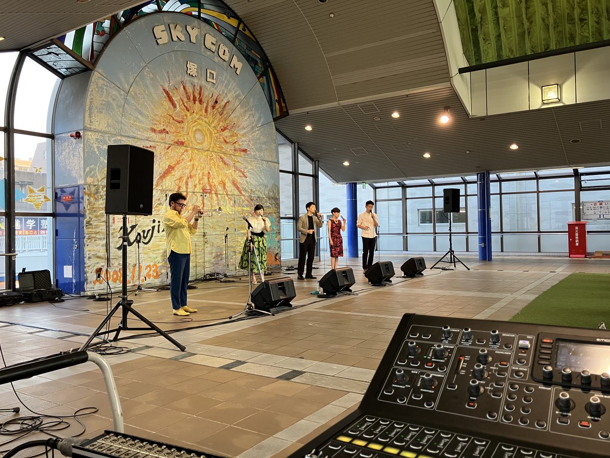 SoundHash's tweet image. 今日はBe Crew Live!でした
ここ何年かお呼び頂いてるアカペライベント
毎回大変やけど楽しそうに歌う演者さん、お客さんを見ると音響やってて良かったなーと思えます

これからも末永く続くイベントであります様に

打ち上げいけなかったからソロで打ち上げるる…

#BeinVoices