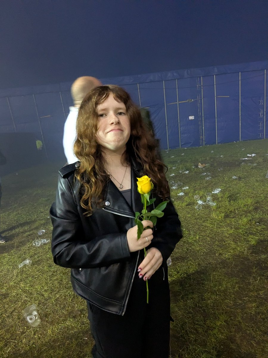 Angela thomlinson tweet media