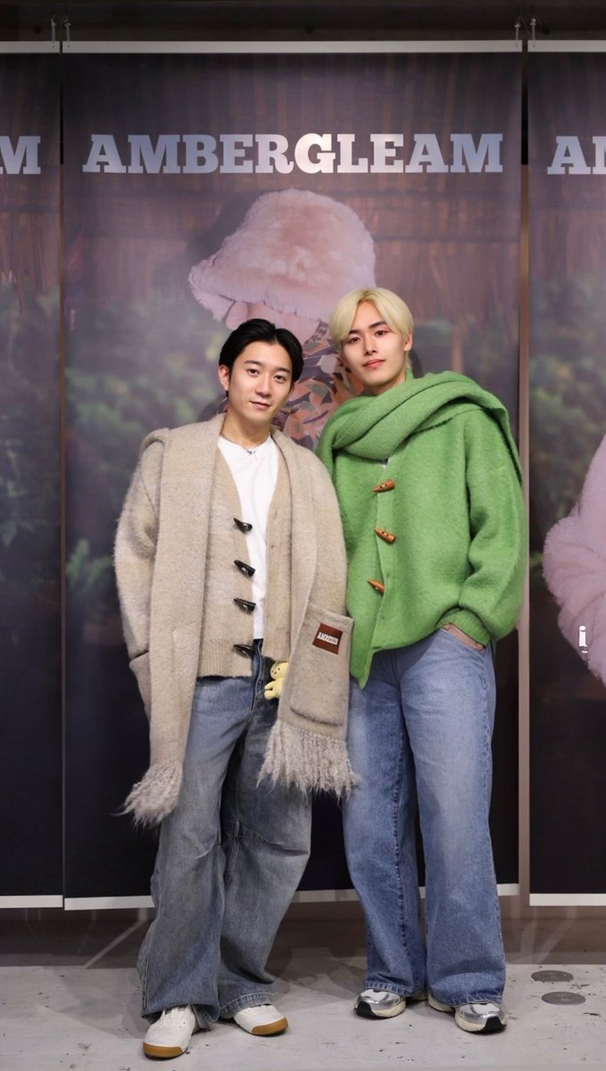 thigipanda's tweet photo. 🤩🤩🤩 So Fashional 💚💙
@dai_nakai21288 @shun_zhongxi
https://t.co/zbzbh3Lp5i
#Dai_Shun #DaiShun #DaiNakai
#ShunNakanishi #中井大 #中西瞬
#AMBERGLEAM https://t.co/Iir93tmn2O
