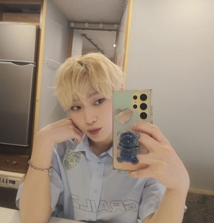 yena tweet media