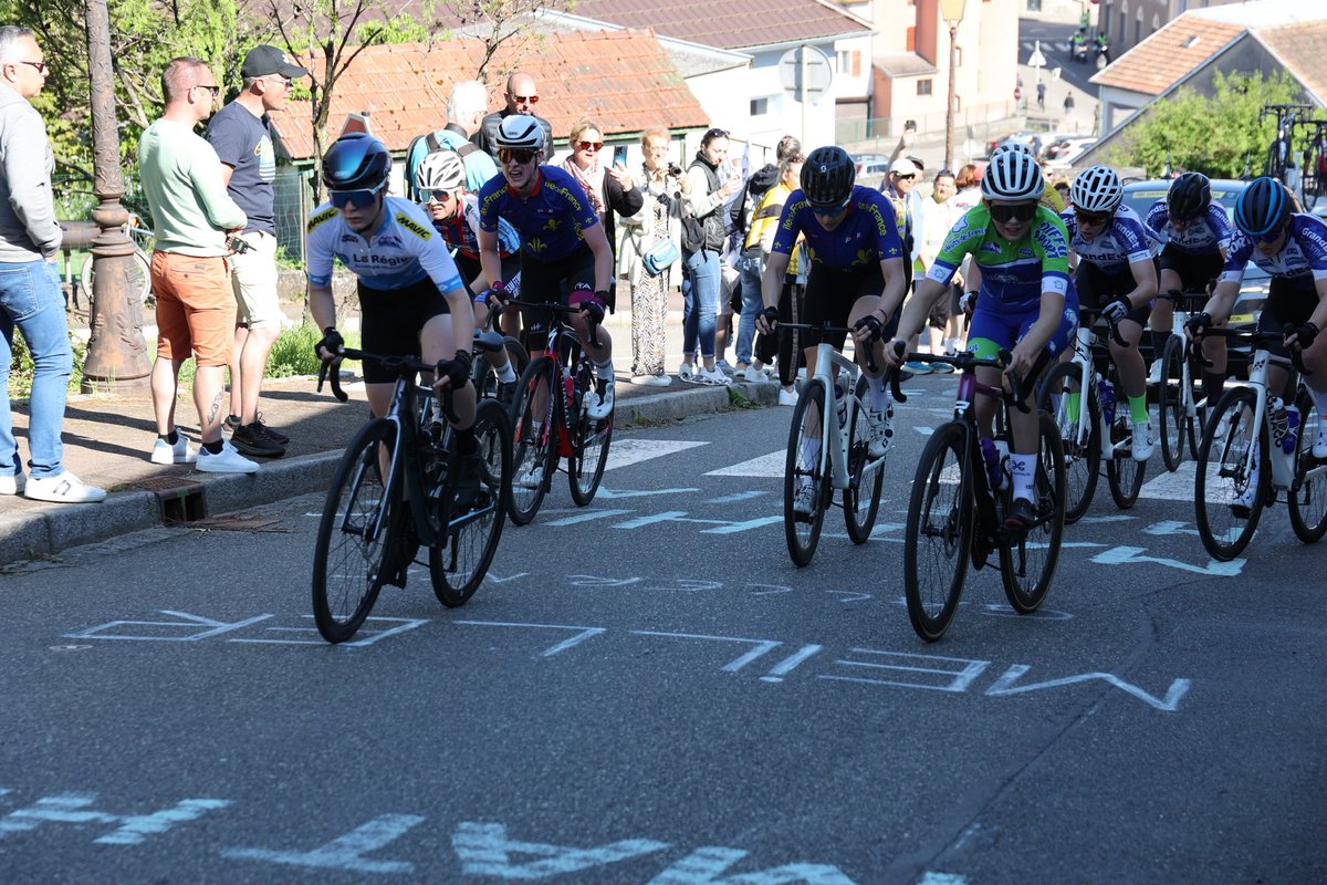 NicolasJander's tweet image. Le championnat de France de cyclisme aura lieu à ALTKIRCH en 2027 et se terminera par la montée du Roggenberg déjà mythique 😍#altkirch #cyclisme #alsace