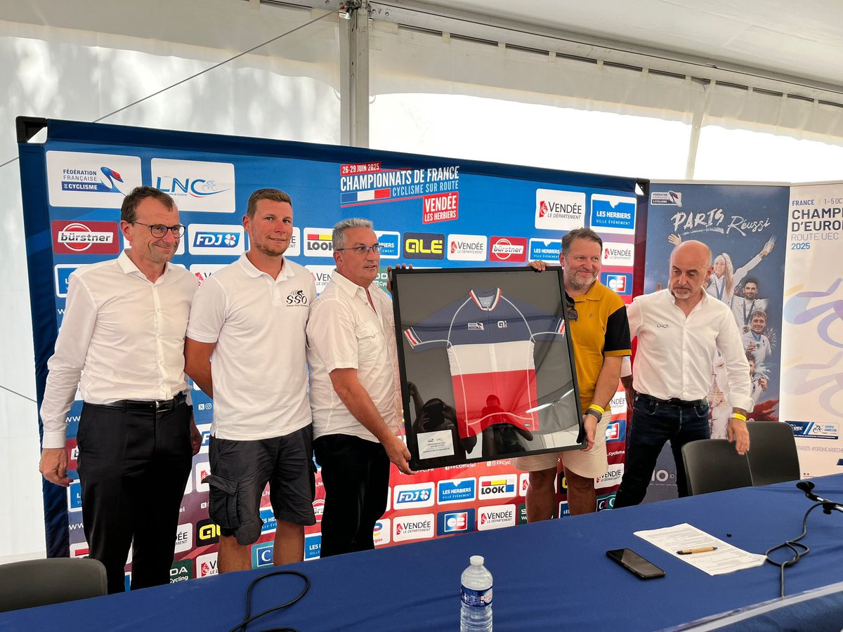 NicolasJander's tweet image. Le championnat de France de cyclisme aura lieu à ALTKIRCH en 2027 et se terminera par la montée du Roggenberg déjà mythique 😍#altkirch #cyclisme #alsace