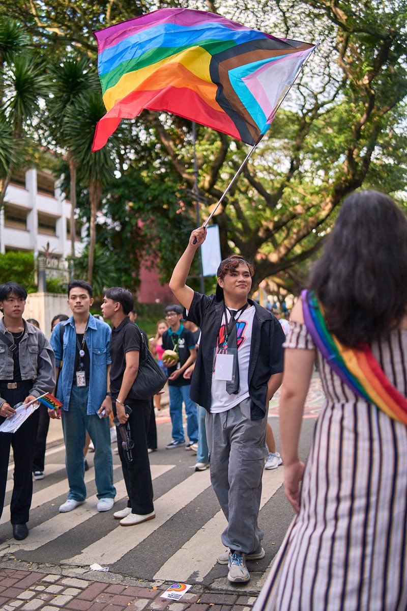 paper_visions's tweet photo. Yesterday's Love Laban 2025 Pride event held at UP Diliman was insane! I was with my people, I felt at home, and everyone made everyone feel welcome.
.
#PaperVisions #streetphotography #prideph #LOV3LABAN #puksaansadiliman #love https://t.co/uq6QGhGfA0