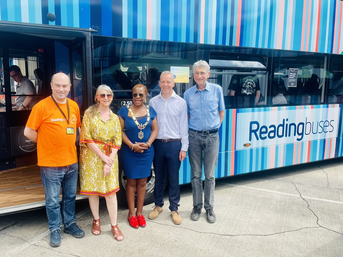 KarenRowlandRDG's tweet photo. Great day at Reading buses open day! Good to catch up with the #MayorofReading, #MattRoddaMP, the CEO of Reading Buses and Redding’s newest Alderman, Tony Page! Saw @CllrLizTerry @CllrJennis & others! Reading is v rightfully proud of our wonderful bus services!! @ReadingCouncil https://t.co/wU9joAmztM