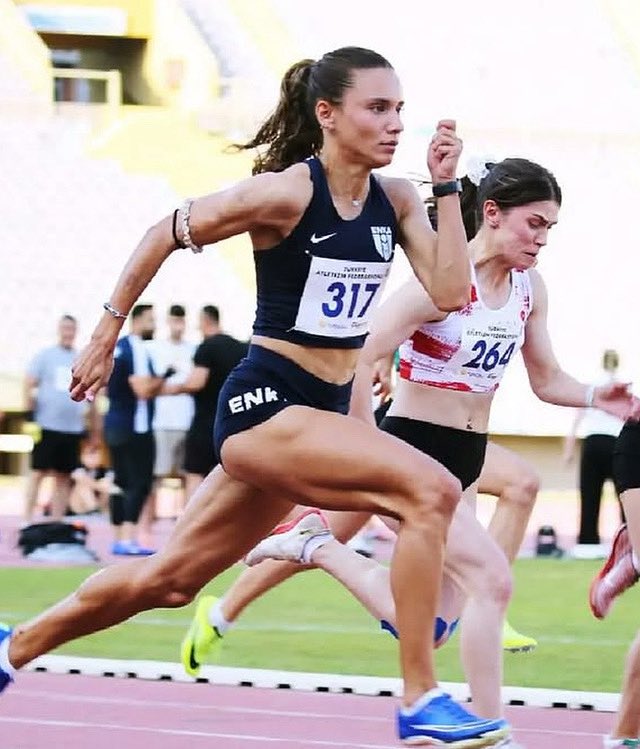 Slovenya’nın Maribor sehrinde düzenlenen Avrupa Takımlar Şampiyonası 2. Ligi’nde mücadele eden milli atletimiz Sıla Koloğlu, kadınlar 400m’de 52.81’lik derecesiyle, 52.89 ile Meliz Redif’e ait olan,  U23 Türkiye Rekoru’nu kırdı. 🇹🇷