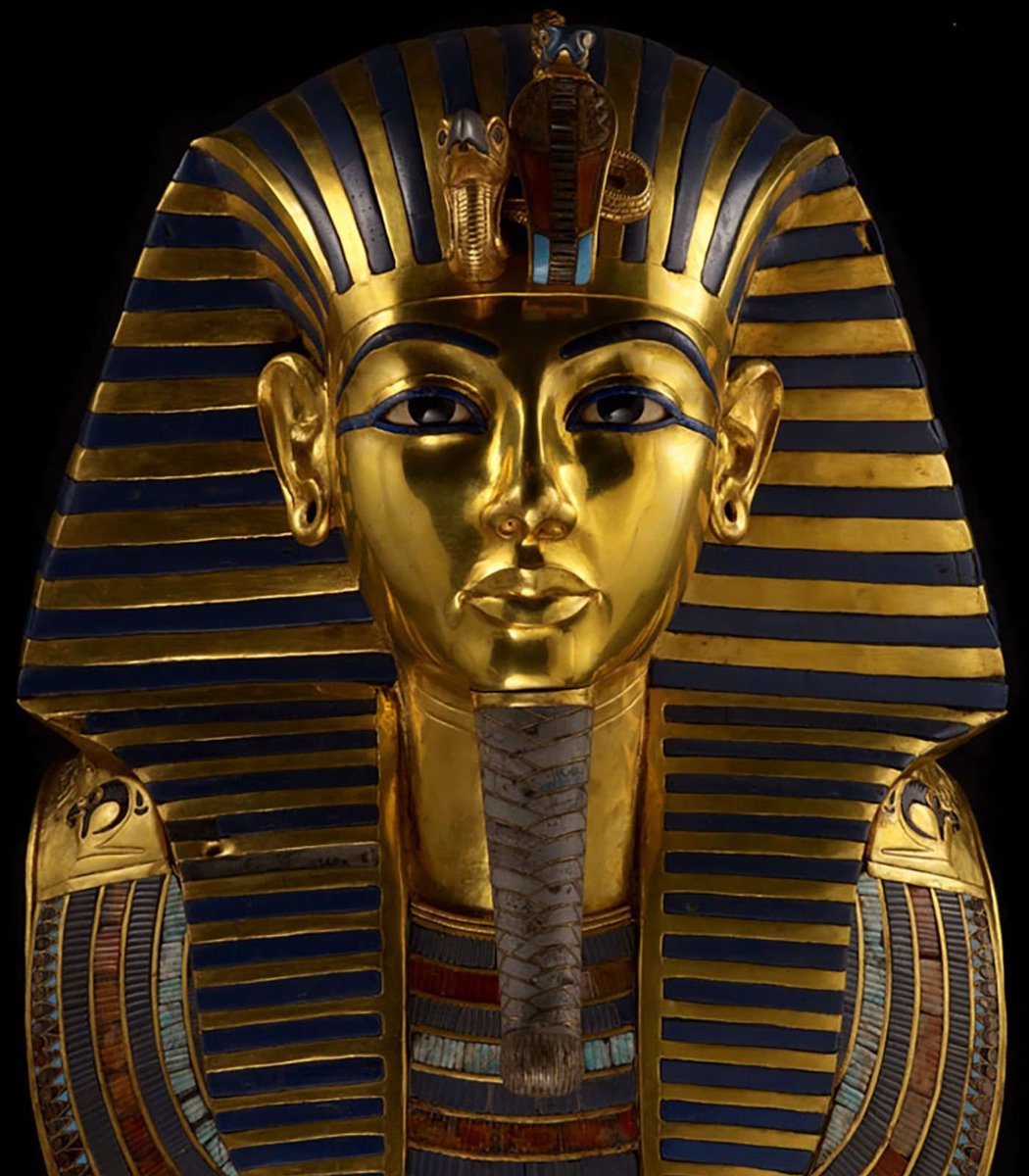 "Hongo": 

Porque un hongo mortal que se creía era la “maldición” de un faraón se ha convertido en un compuesto que mata las células cancerosas de leucemia en pruebas de laboratorio.