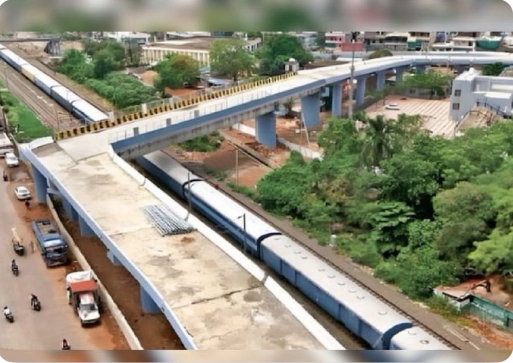 This is  the 8th Wonder of the World . A flyover in Bhopal. #NewIndia