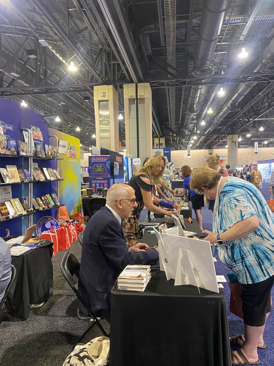 Great day @americanlbraryassociation with ⁦<a href="/ZoomIntoBooks/">Zoom Into Books</a>⁩  (check out my interview) and ⁦<a href="/HeadlineBooks/">Headline Books</a>⁩  so grateful!!!!