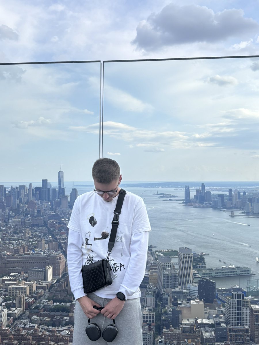 Dame🧟 tweet media