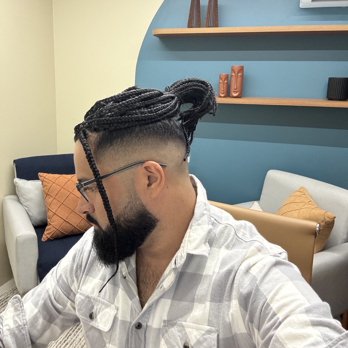 Deixe ele com o box braids dele