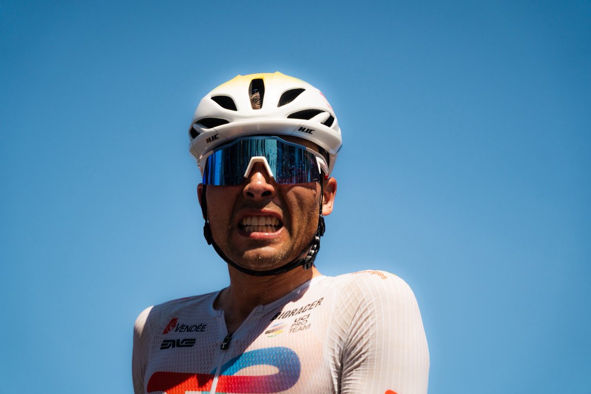 TeamTotalEnrg's tweet photo. Si proche 🥹

Alexandre Delettre vient prendre la 4e place au sommet du Mont des Alouettes ❤️‍🔥

#BleuBlancDoubleCoeur | #AllezTotalEnergies ⚡️ https://t.co/QQ7ugmJmqO
