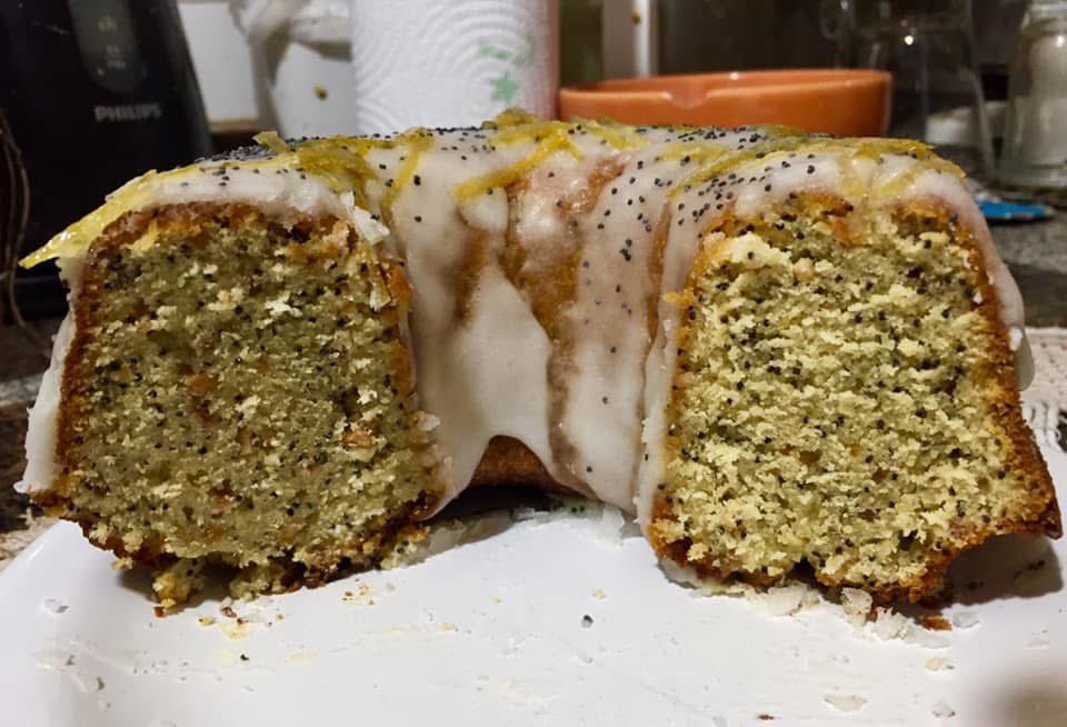 Budín de limón con semillas de amapola. Clásica receta de <a href="/juanbraceli/">Juan Braceli</a> 🙏