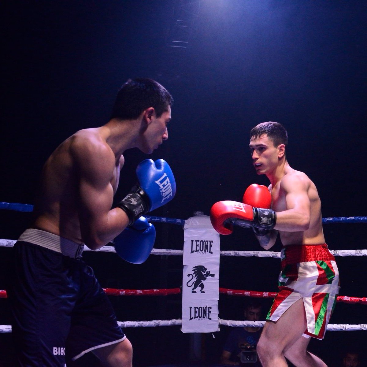 EuskoBox's tweet photo. Ayer, en la velada de #boxeo de #Beasain, #ERLANTZTEJADA disputó su último combate amateur. Debuta en el pugilismo profesional el próximo #Julio18 em #ORDIZIA. Encantados de acompañarte en una carrera ilusionante. Lets go! #ABUSU #BILBAO #ARRIGORRIAGA #BIZKAIA (Fotos J. Venegas . https://t.co/ChHS1KQrxe