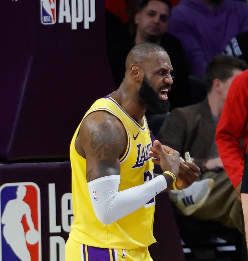 TheDunkCentral's tweet photo. LeBron James wants a chance to compete for another championship and has been monitoring the Lakers’ moves this offseason, per @ShamsCharania 

It remains to be seen how much of his playing future will be with the team.

“James, the NBA's career leading scorer, wants to compete for a championship next season and potentially beyond and will be closely monitoring the Lakers' moves and whether the team is positioning itself this offseason to field a title-contending roster…As Paul laid out, it remains to be seen how much of his playing future will remain with the Lakers -- despite what James has said in the past.”

(Via https://t.co/zUpoV4YDHm)