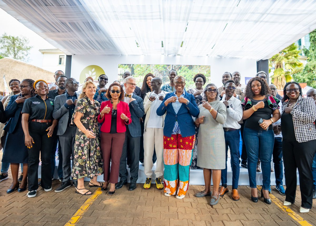 Elgonmarathon's tweet image. The #ElgonHalfMarathon is back bigger, better and more impactful.
Check out more of the action from the Launch on Friday.
Ready to #RunWithJoshua? Letβs run for youth economic empowerment, for climate and to end GBV
Letβs do this together πͺ
@UNDPUganda
@joshuacheptege1