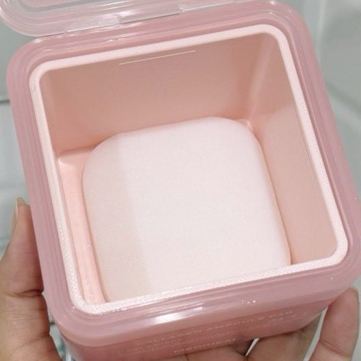 reviewchoey's tweet photo. Toner pad Mediheal ดีมากก ฟิวอวยบ่อยมาก ใช้ซ้ำ หมดตุน หมดตุนไปหลายปุกมาก ช่างแต่งหน้าเกา พส เกาใช้ mediheal กันเยอะโดยเฉพาะสีชมพู ชอบสุดสีชมพู แปะก่อนแต่งหน้าไม่รบกวนเมคอัพ หน้าใสฟู อิ่มน้ำ แต่งหน้าได้เนียนขึ้น เมคอัพติดทนนาน รักมากกก ขาดไม่ได้แล้วว🥹

📍พิกัด mediheal ปุกชมพู
Shopee : https://t.co/gHRyzpooYd
Lazada : https://t.co/XrMh0xLoO1