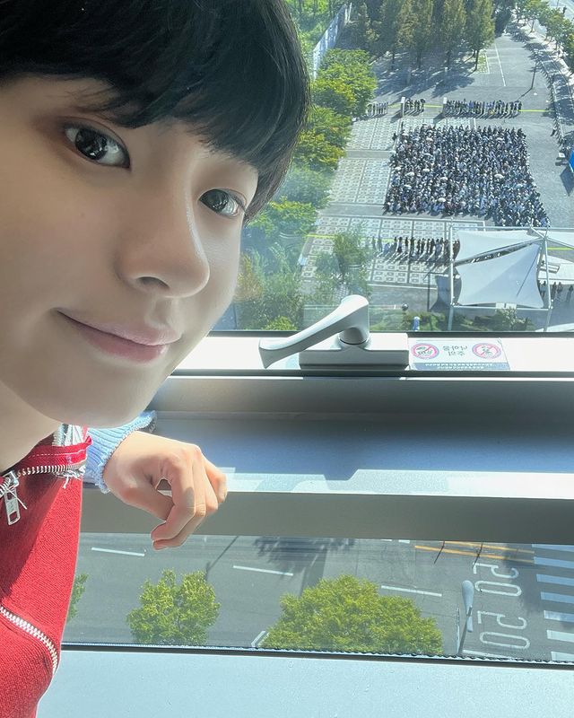 daintoiny's tweet image. same vibe