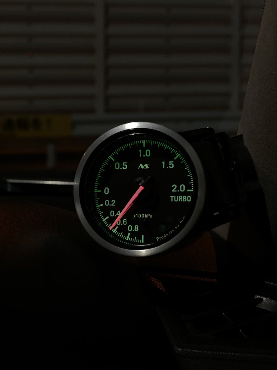 Defi ADVANCE RS
もう8年前に入れたものなんだけど、
90sグリーンって感じがめっちゃお気に入り。
電球色になるのも気分で変えられるから楽しい。