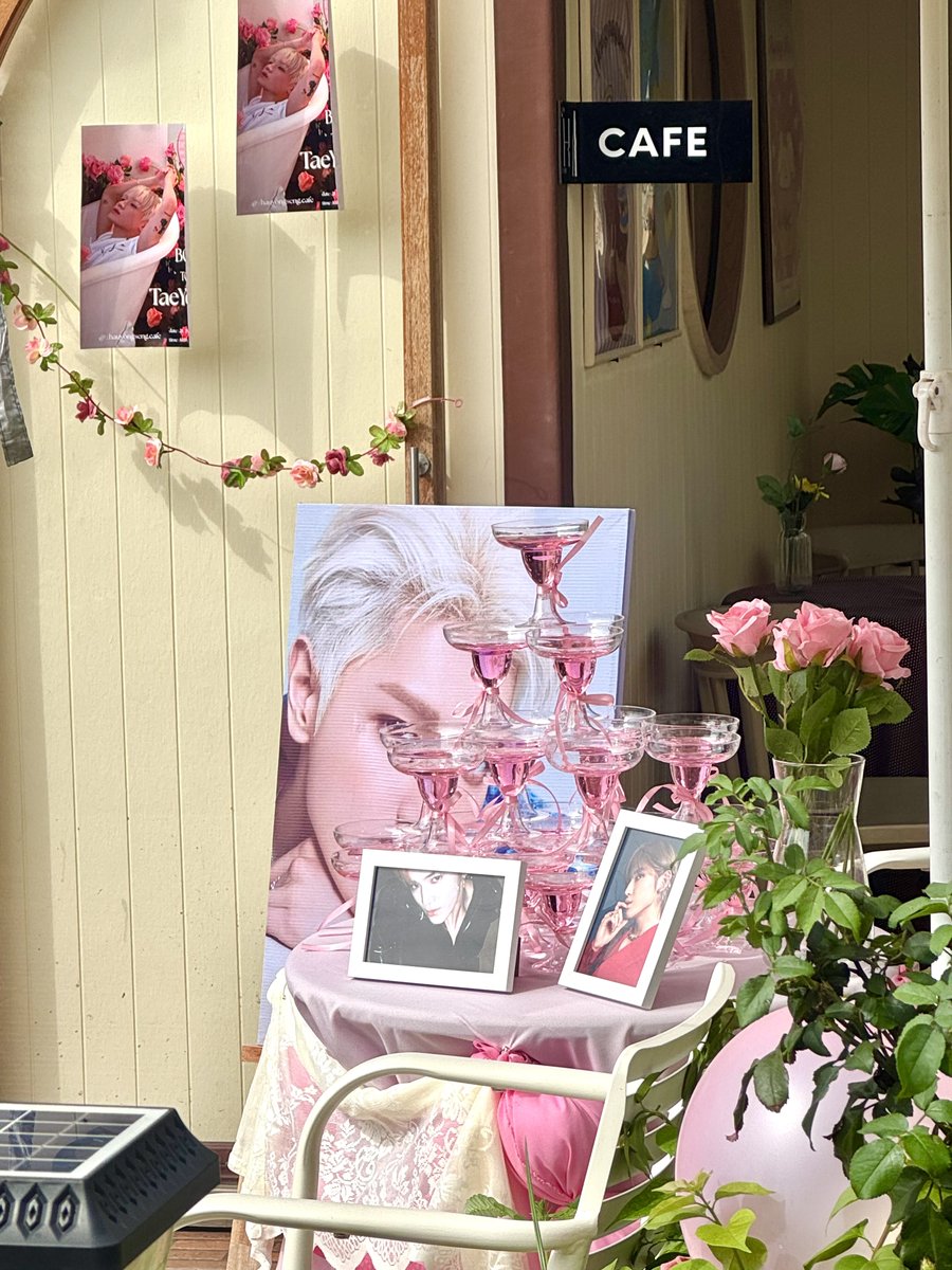 BorntobeTYday's tweet photo. ♡ Thank You from the Bottom of Our Hearts 🎀
ขอบคุณทุกคนที่มาร่วมเติมเต็มความอบอุ่นในงาน #BorntobeTY🌹 คาเฟ่วันเกิดคุณแทยงเล็ก ๆ ของเรานะคะ 💗 ทุกก้าวที่เดินเข้ามา ทุกของแจกน่ารัก ๆ  ทุกรอยยิ้ม และความรักที่มีให้คุณแทยงทั้งหมด เพราะพวกคุณ งานนี้ถึงได้พิเศ��ขนาดนี้ 💐

และที่ขาดไม่ได้เลย ขอขอบคุณผู้อยู่เบื้องหลังทุกท่านเลยนะคะ ที่ช่วยกันทำงานนี้ได้สมบูรณ์แบบขนาดนี้ ทุกท่านมีส่วนทำให้งานนี้ออกมาได้ดี สร้างรอยยิ้มให้กับคนที่รักคุณแทยง ขอบคุณมากจริง ๆ ค่ะ 

หากเกิดข้อผิดพลาดประการใด ทางทีมงานขออภัยมา ณ ที่นี้ด้วยค่ะ 🙇🏼‍♀️

ถ้ามีโอกาสเจอกันใหม่ในความรักครั้งถัดไปนะคะ~