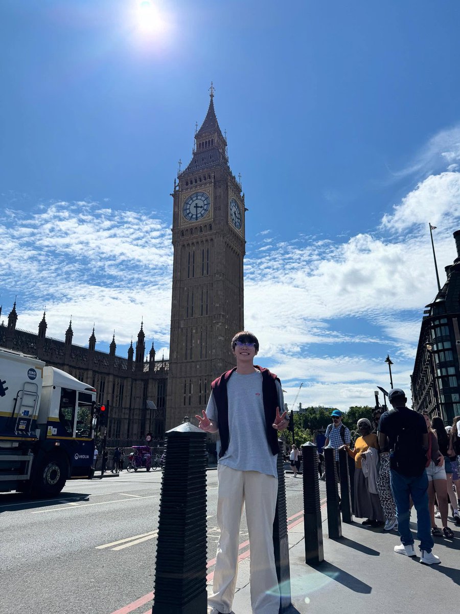 DOYOUNG tweet media