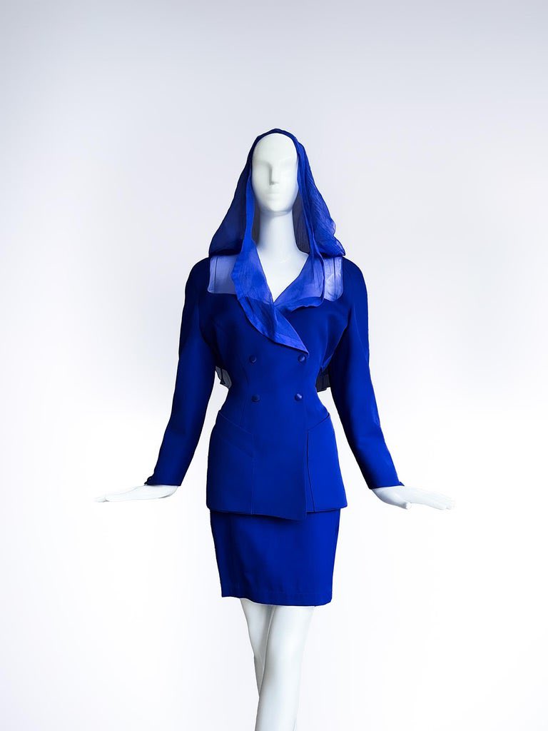 kendall jenner wearing vintage thierry mugler fw91 in venice