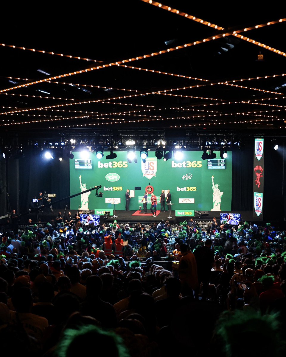 TheTheaterAtMSG's tweet image. What a way to close out the 2025 bet365 US Darts Masters 🎯Luke Humphries is your champion 🏆
📷: Jared Silber / MSGE