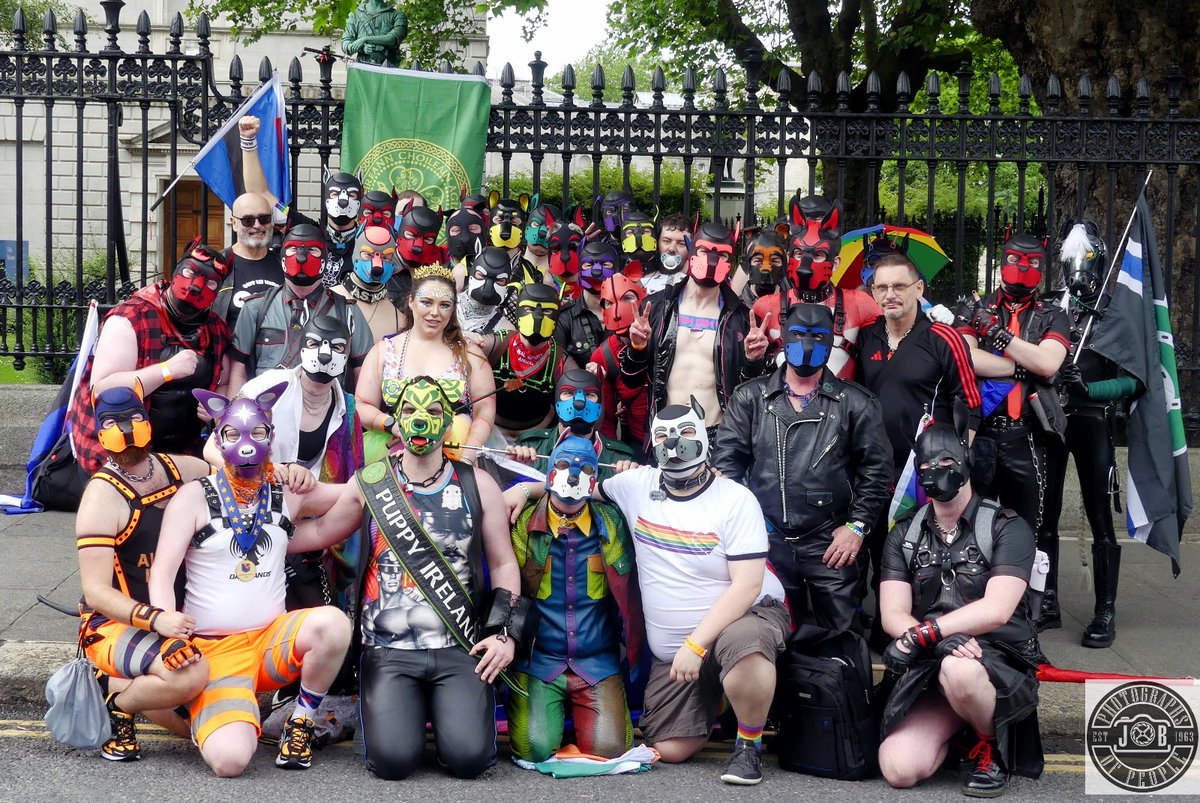 Pups and Handlers of Ireland at Dublin Pride 2025!

Thankfully this year we managed to stay dry!

Fantastic turn out as always.
📸: <a href="/job201249/">rubjob</a>

#Leather #Rubber #irish #PupPlay #PuppyPlay #PAHI