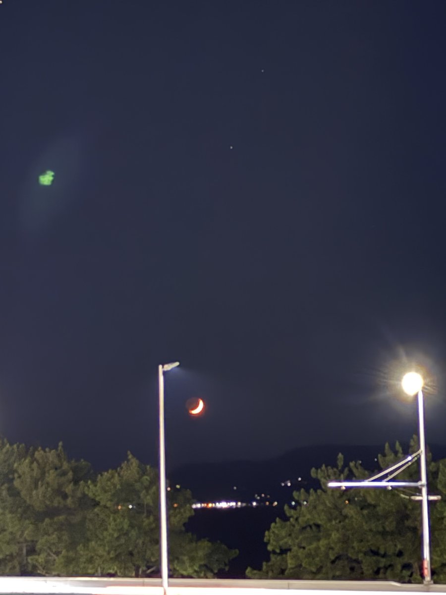 moon1_astro's tweet photo. 28日の公演後の月がビニが来てくれていたんだなと🌙ありがとう大好きだよ💜 https://t.co/6Sb6g4AgiF