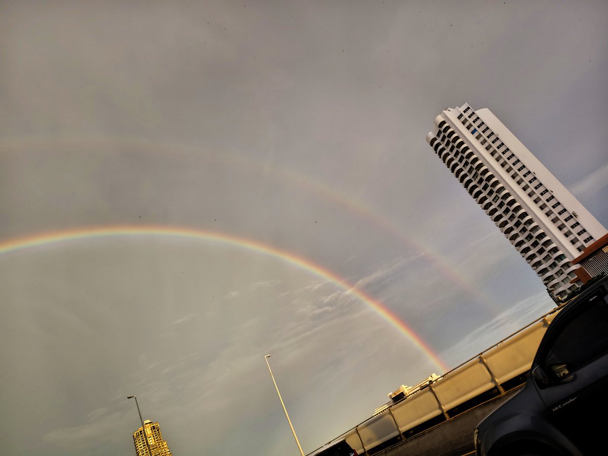 CrocusVT's tweet photo. เมื่อวานฝ��ตกหนักมาก หลังฝนหยุด กำลังจะกลับบ้าน เงยหน้ามองเห็นสายรุ้ง 2 เส้น 🌈🌈✨ 
เป็นเหตุการณ์นึงที่รู้สึกว้าวมากๆ เพราะไม่ได้เห็นอะไรแบบนี้มานานแล้ว เราเชื่อว่าต้องมีอะไรดีๆ รออยู่ข้างหน้าแน่นอนค่ะ ❄️🪻#CrocusVT #VtuberTH 
#VtuberThai #วีทูปเบอร์ไทย #Vtuber https://t.co/e9lmjPVwKD