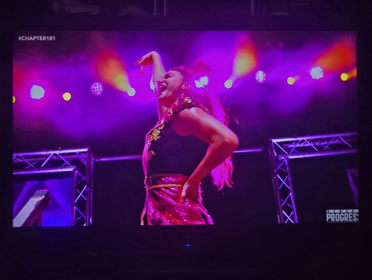 tall_ny's tweet image. Nina Samuels went over Shotzi Blackheart #CHAPTER181