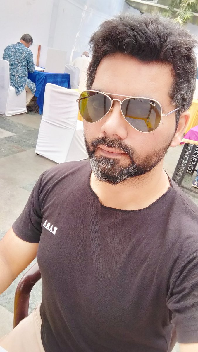 उससे बिछड़ा तो हुआ उसकी सहेली का मैं

ख़त्म होती हुई सिगरेट से लगायी सिगरेट।

<a href="/Shabnam44806561/">Shabnam Sharma</a> <a href="/AnilkumarJ70665/">Anilkumar Jasani</a> <a href="/Jameelsayyed/">Jameel Sayyed</a> <a href="/RuhiKadree/">Ruhi Kadree</a> <a href="/margret_017/">Margret.</a> <a href="/Ridaa_Abbaas/">Rida Abbas</a> <a href="/mohd_ali_sahil/">Mohammad Ali Sahil</a> <a href="/Manu26127154/">Manu</a> <a href="/kssirone/">sirOne.</a> <a href="/AnjumGolvi/">❣Anjum❣</a> <a href="/Shadab_Javed_/">Shadab Javed</a> <a href="/Billion478/">poonam  verma</a>
<a href="/NaaMalum/">ना-मालूम</a>
