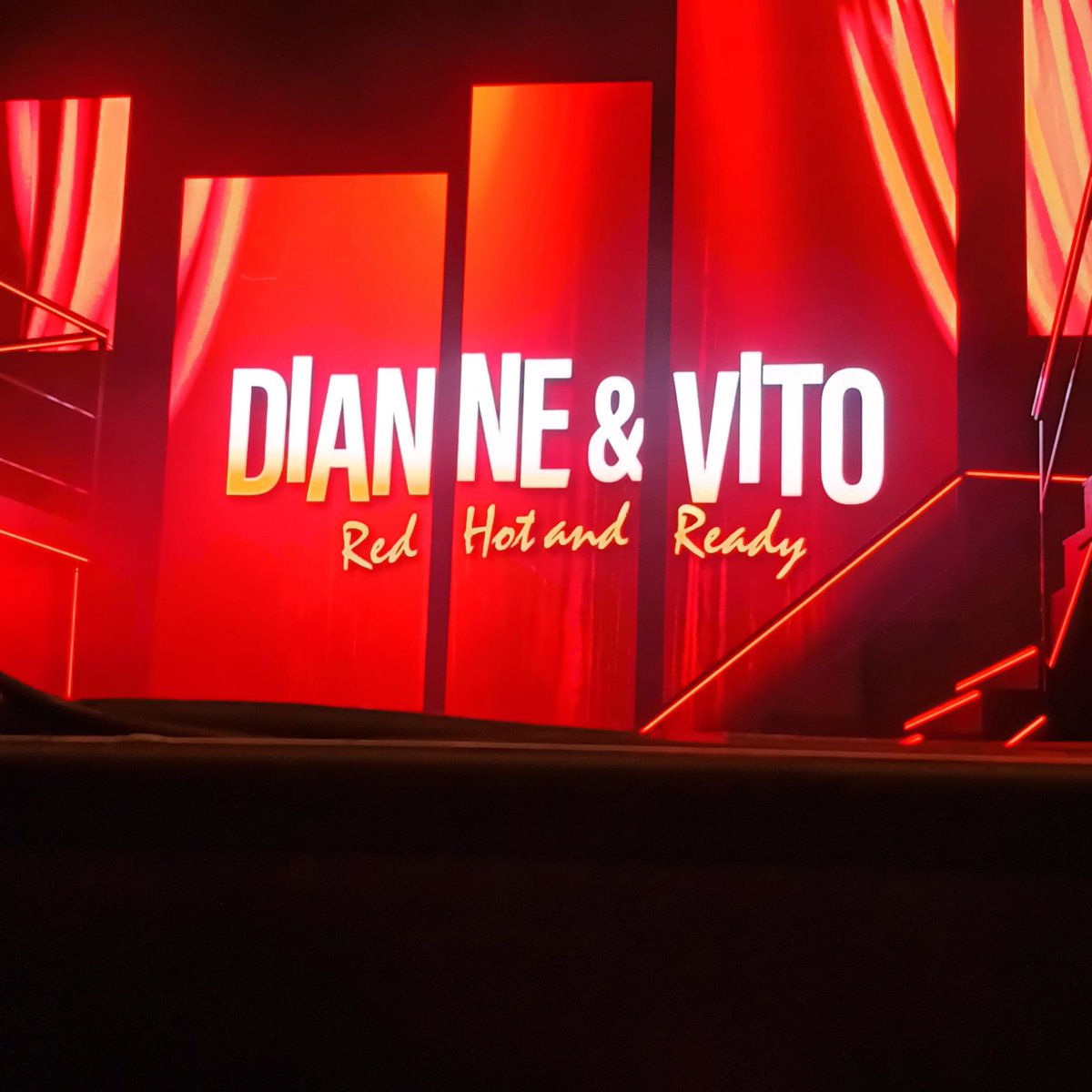 DebbieBlackma14's tweet photo. Saw @dbuzz6589 and @Vito__Coppola at their #RedHotandReady tour last 🔥🔥. Amazing. Oh it was great. Vito can certainly dance and move. Dianne was wonderful. It was funny too. Great back up dancers and singers. Great dances. They were lovely to meet too #Strictly #BurntheFloor. https://t.co/B6rQGOKiPn