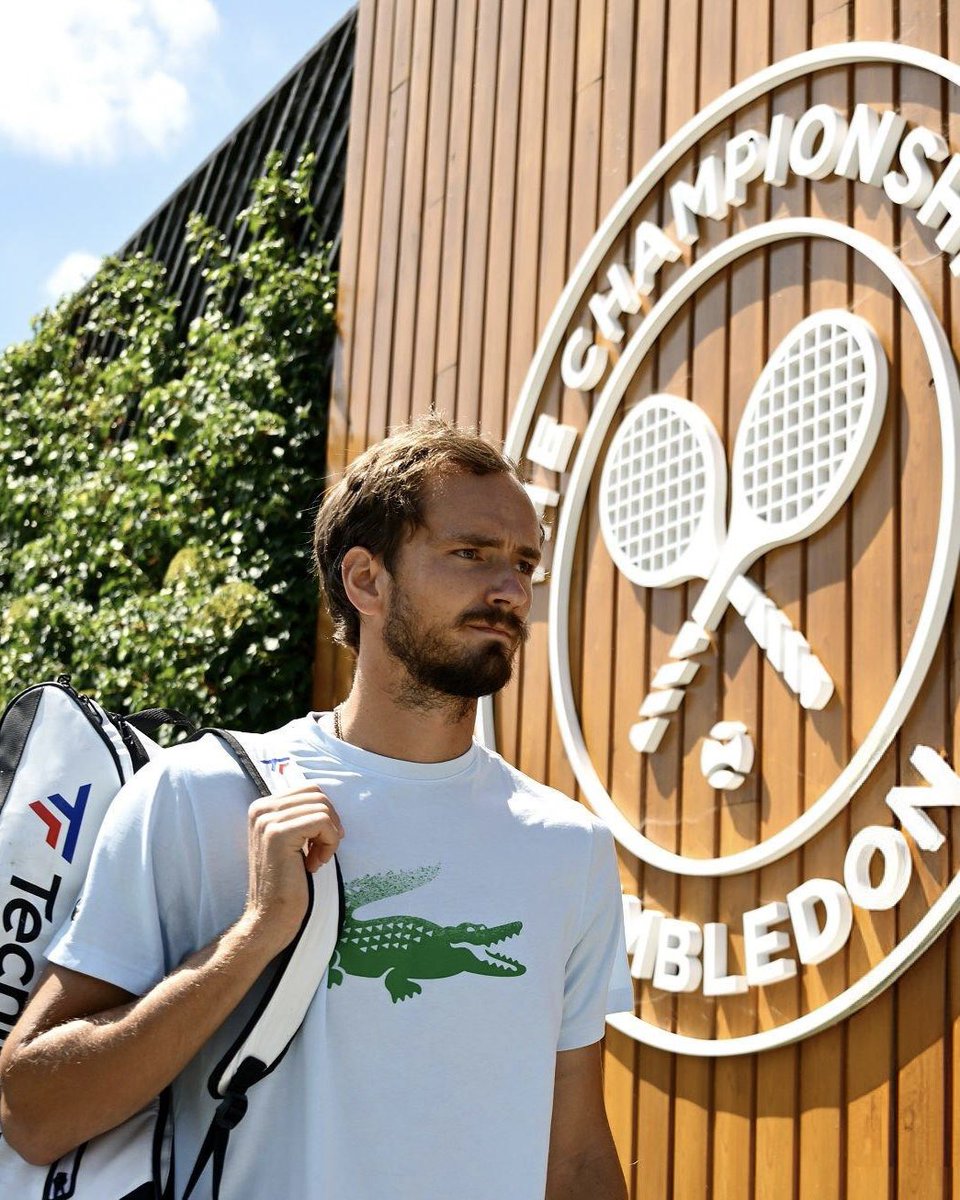 dmedvedevfans's tweet image. Calm before the storm πͺοΈ
@DaniilMedwed | @Wimbledon
