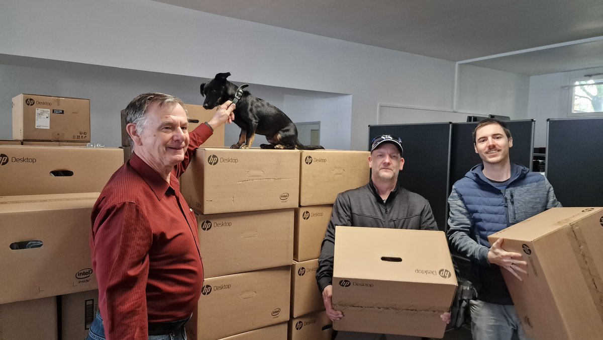 Ein herzliches Dankeschön an das Team von Ottobock für eine Menge Computer, die sie uns gespendet haben. 

Otto Bock steht dafür, Menschen mit körperlichen Einschränkungen zu mehr Eigenständigkeit zu verhelfen. Das wird auch durch zahlreiche Engagements, wie zum Beispiel die