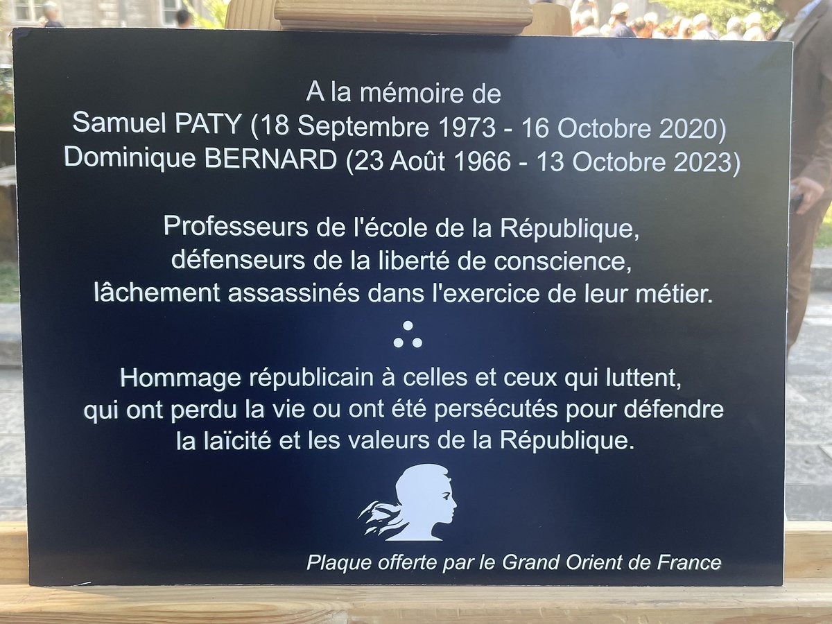 cflevy's tweet image. 📚 Une plaque a été posée en hommage à Samuel Paty et Dominique Bernard.
Ils incarnaient la liberté d’enseigner et l’émancipation par le savoir.
👉 Nous attendons que @villedelyon leur consacre un lieu fort, à la hauteur de leur combat.
#SamuelPaty #DominiqueBernard #Hommage…