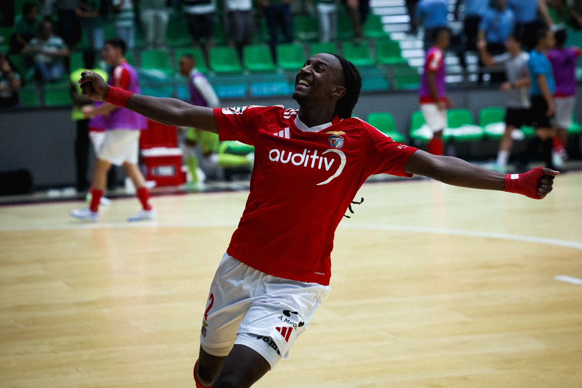 🔴 E O BENFICA É CAMPEÃAAAOOOO!!! ⚪

#FutsalBenfica